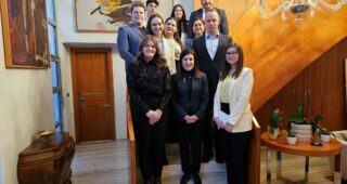 Srečanje Mladinske sekcije Evro-atlantskega sveta Slovenije z veleposlanico Turčije